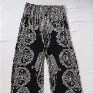 INC Black & White Printed Pants - Medium